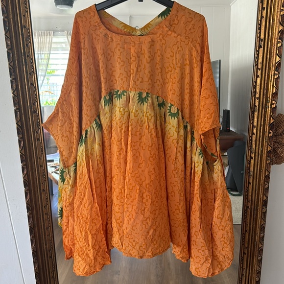 Kantha Bae Gold Dust Crop Top - Picture 2 of 2